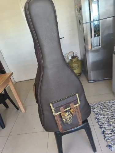 Case violão profissional 