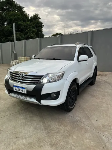Toyota Hilux SW4 SR 4X2 2.7/ 2.7 Flex 16V Aut. 2015