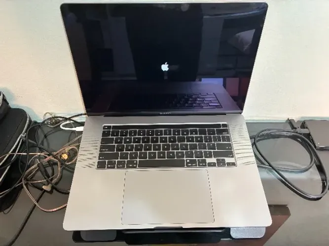 Macbook Pro 16 i7