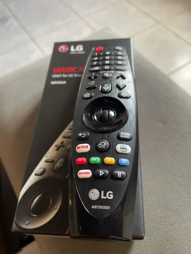 Vendo controle LG original, ? motivo da venda, não é compatível com minha televisão ?