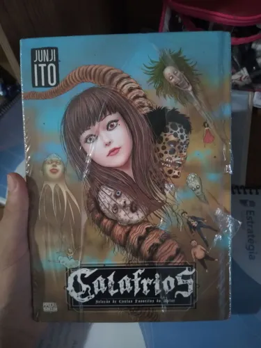 Mangá Sala de aula que derreteu+ Mangá Junji ito Calafrios(2 mangás)