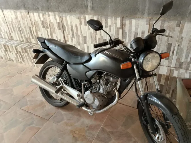 Vende-se Moto Fan 125 