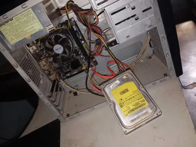 Pc, placa h81 ddr 3, memória 8 gb, fonte 200w, HD 320gb, com cabo VGA