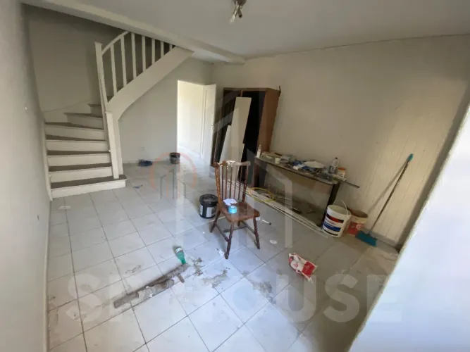 Casa para locação na Vila Mariana - 2 quartos, 1 suíte, 2 salas, 3 banheiros, 1 vaga de ga