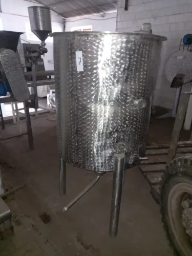 Tanque cilíndrico inoxidável 600 Litros vertical