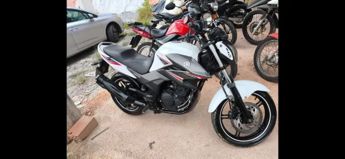 Moto em ótimo estado pronta pra uso