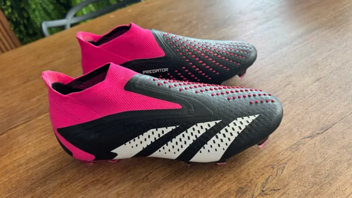 Chuteira de cravo original adidas 