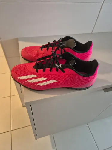 Chuteira Adidas tamanho 45