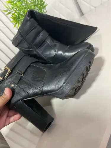 VENDE-SE BOTA CANO ALTO BEIRA RIO /SEMINOVA 50,00