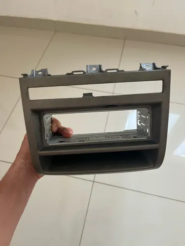 Moldura central de rádio Fiat