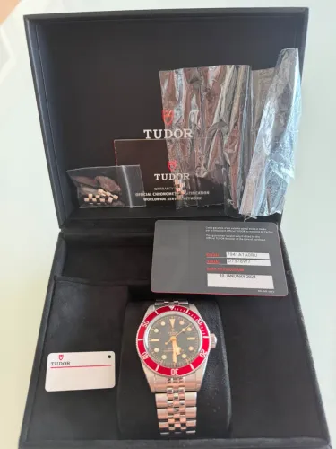 Tudor Black Bay Burgundy bezel 41mm , com nota fiscal 2024