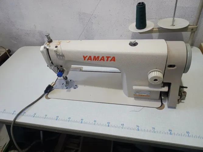 Máquina reta industrial