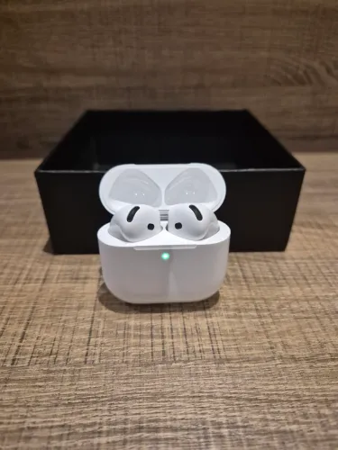 Air Pods 4