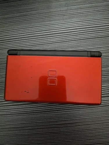 Nintendo DSi vermelho LEIA