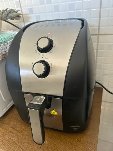 Airfryer Britânica 1 ano de uso