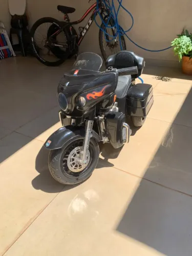 Moto elétrica infantil estilo harley 12v