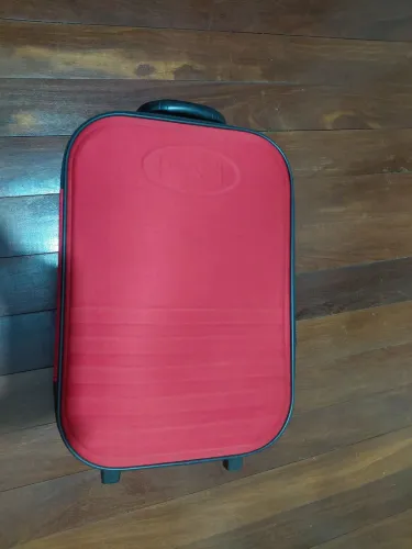 Mala de viagem 10kg revestida em pvc.