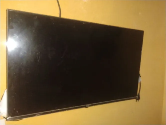 Tv TCL 32 polegadas semi nova