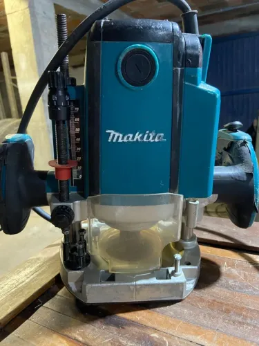 Tupia de Coluna Makita Rp 1800