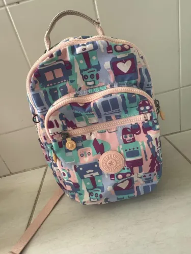 Mochila kipling semi nova