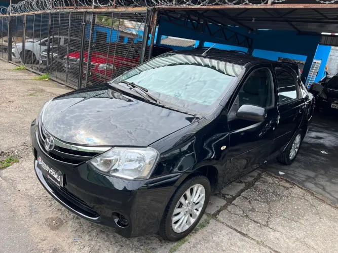Toyota Etios XLS Sedan 1.5 Flex 16V 4P Mec. 2013