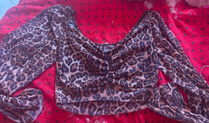 Cropped onça feminino