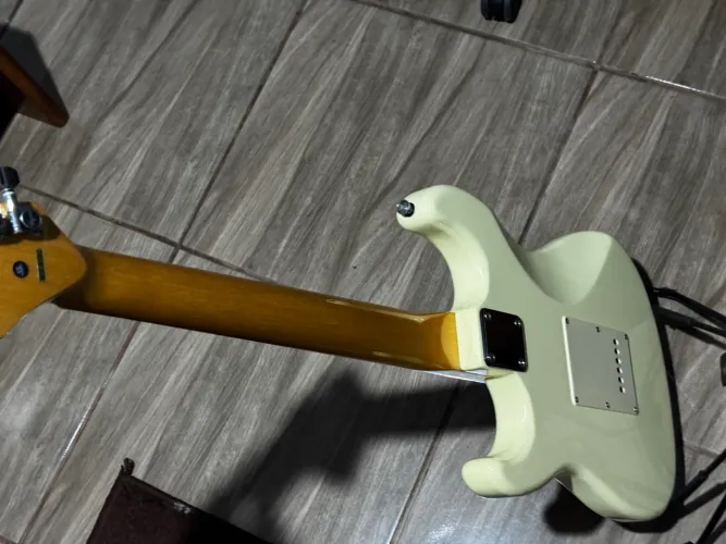 Guitarra Tagima