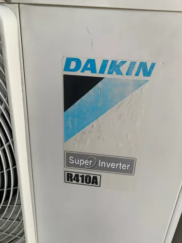 VENDE-SE - 2 APARELHOS DE AR-CONDICIONADO DAIKIN 48.000 BTU/h