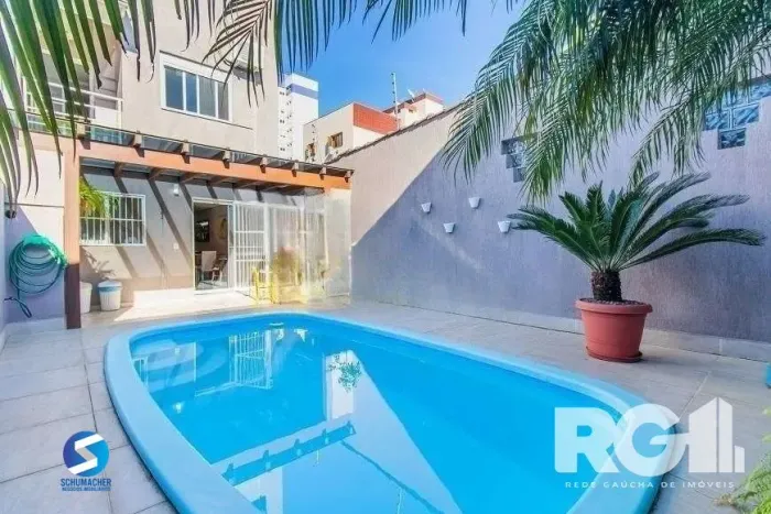 Casa com piscina, 3 suítes, desocupada, Rua Leite de Castro- Jardim Itu Sabará