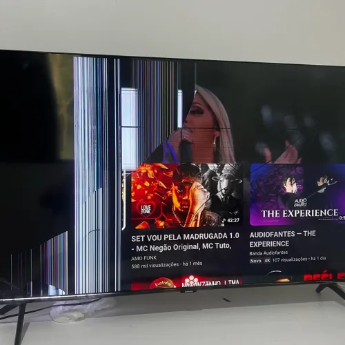 Tv Samsung tu8000 quebrada