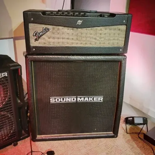 Amplificador cabeçote fender Mustang 5 com caixa 4x12 Sound Maker