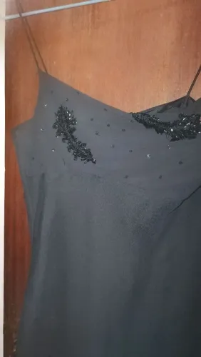 Vestido preto de festa