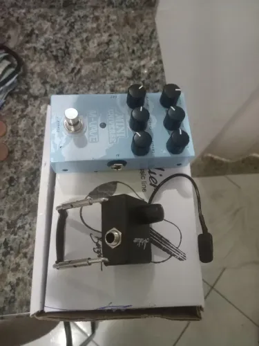 CAPTADOR ATELIER DE VIOLINO + PEDAL DE REVERB VENDO JUNTO OU SEPARADO