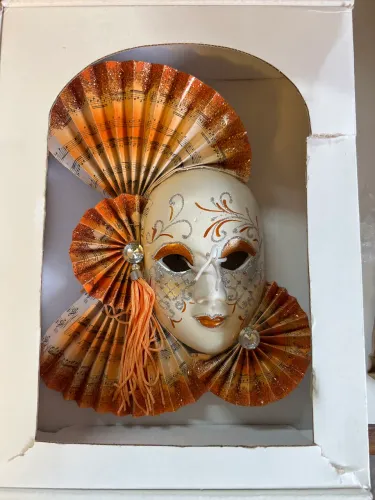 Máscara veneziana de porcelana decoração