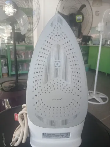 Ferro De Passar A Vapor Electrolux 1500W Turbo Ceramic Lilas