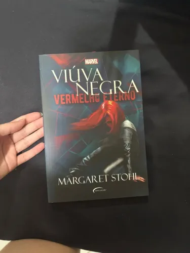 Livro Viúva Negra Vermelho Eterno