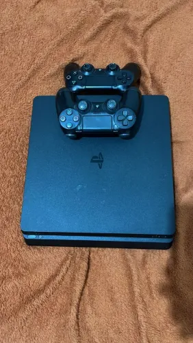 Vendo ps4 slim file