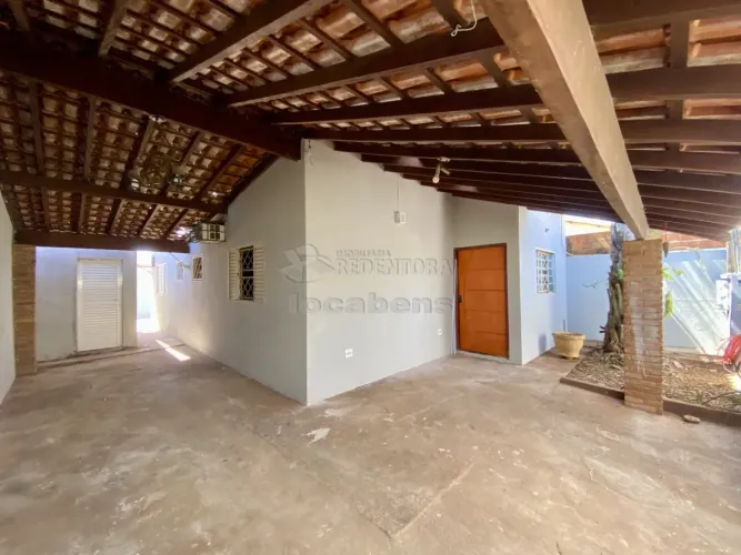 Casa com 3 quartos, 2 vagas, piscina, churrasqueira e sistema de automação
