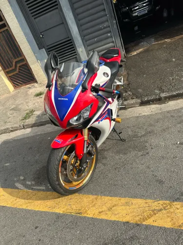 Cbr 1000 único dono