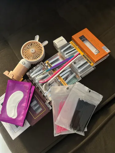 Vendo Materiais para Alongamento de Cílios