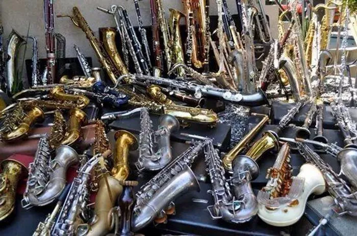 Manutenção em Sax, clarinete, flauta, trompete Etc