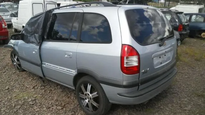 Sucata Chevrolet Zafira 2.0 140cvs Flex 2010 retirada somente em peças