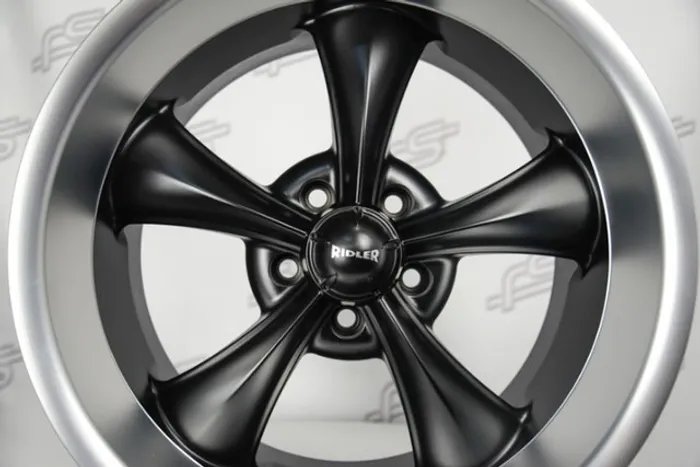 Rodas Ridler 695 Black Fosco Aro 18 / Talas 8 e 9,5 / Furação 5x114,3