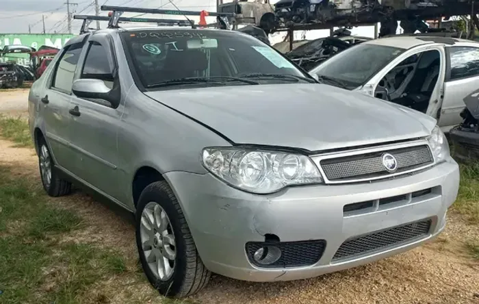 Sucata Fiat Siena 1.4 Tetrafuel 2007 P/Retirada de peças 