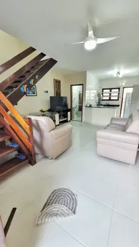 Sobrado em condominio Martim de Sá, muito bem localizado!