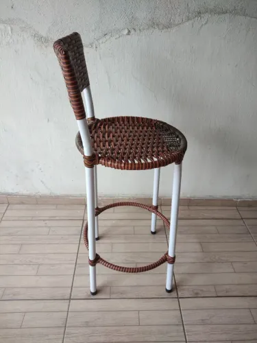 Banqueta trabalhada com Bambu. Produto novo 