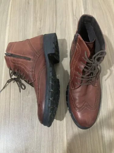 Bota de couro