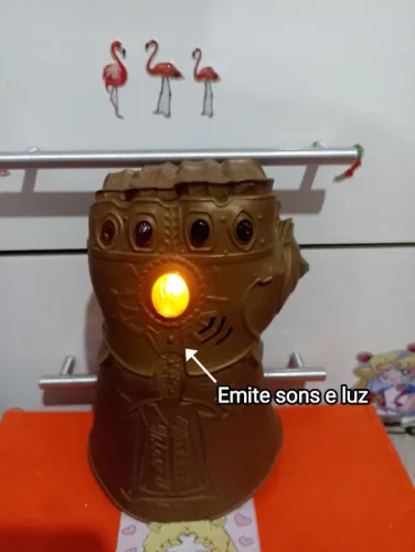 Luva do Thanos com luz e som + mãos do hulk