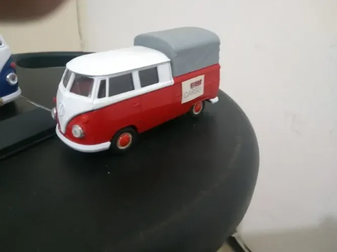 vendo na promoção niniatura escala 1:32 kombi de serviço da Tam anos 70