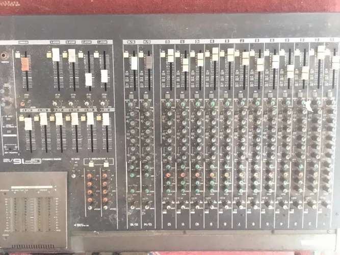 Mesa de som yamaha - GF16/12